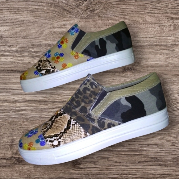 Shoes - 🌞HP🌞 Canvas Animal Print Slip On Sneakers